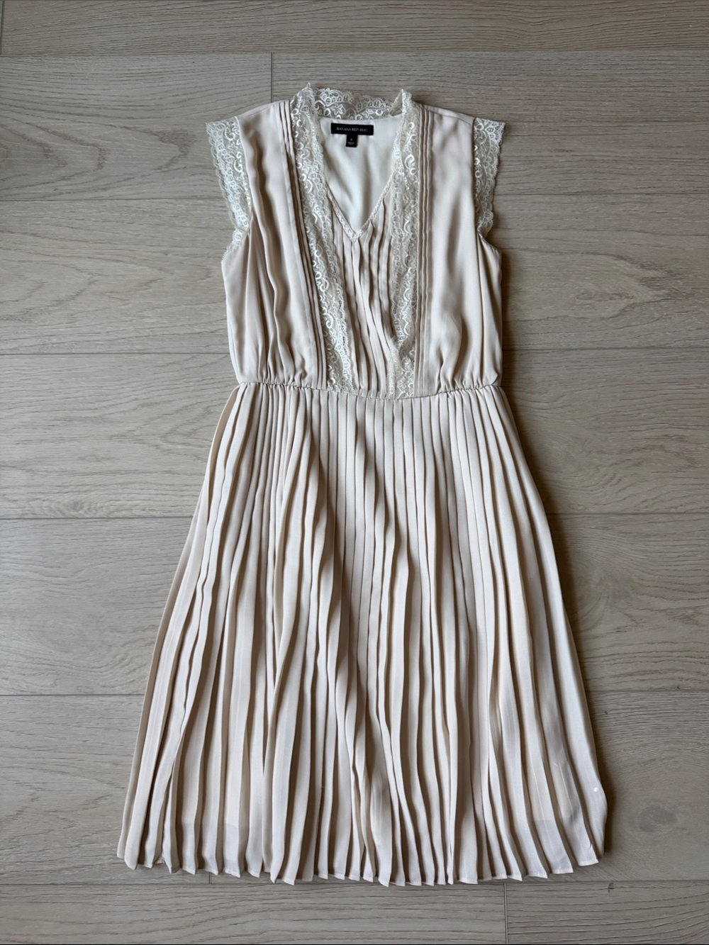 Banana Republic Blush Lace-Trim Pleated Sleeveless Dress